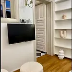 Sunrise Deluxe Apartment